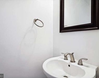 1337 Girard Street Nw - Photo Thumbnail 4