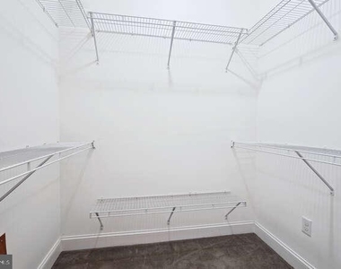 1337 Girard Street Nw - Photo Thumbnail 9