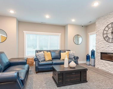 910 Kingscote Drive - Photo Thumbnail 24