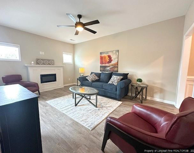 910 Kingscote Drive - Photo Thumbnail 5