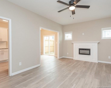 910 Kingscote Drive - Photo Thumbnail 3