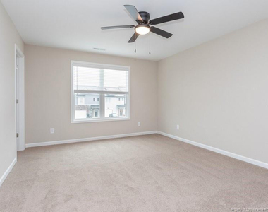 910 Kingscote Drive - Photo Thumbnail 11