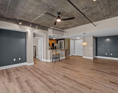 444 S Blount Street - Photo Thumbnail 13
