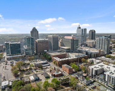 444 S Blount Street - Photo Thumbnail 43