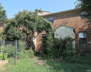 105 Fidelity Street - Photo Thumbnail 13
