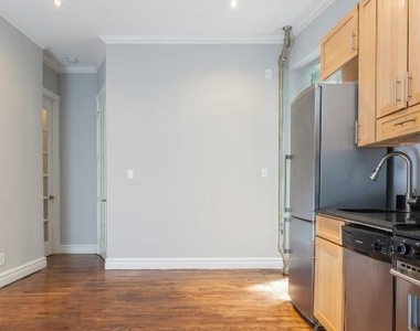 246 Mott Street - Photo Thumbnail 6