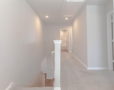 114 Mercer St - Photo Thumbnail 7