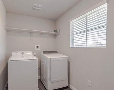 114 Mercer St - Photo Thumbnail 16