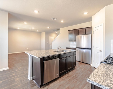 114 Mercer St - Photo Thumbnail 6
