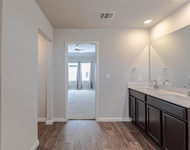 114 Mercer St - Photo Thumbnail 11