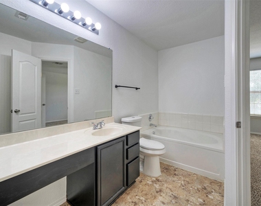140 Plum Path - Photo Thumbnail 8