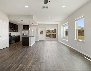 719 Coconut Grove St - Photo Thumbnail 4
