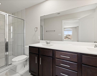 719 Coconut Grove St - Photo Thumbnail 18
