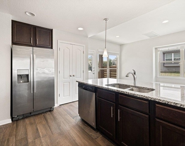 719 Coconut Grove St - Photo Thumbnail 13