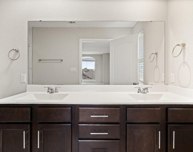 719 Coconut Grove St - Photo Thumbnail 25