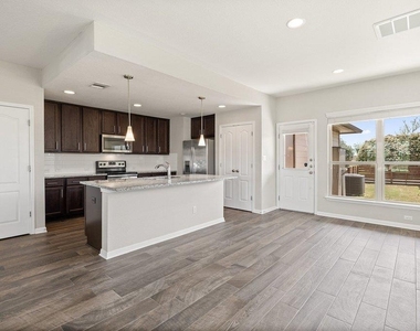 719 Coconut Grove St - Photo Thumbnail 8