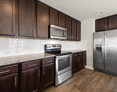 719 Coconut Grove St - Photo Thumbnail 15