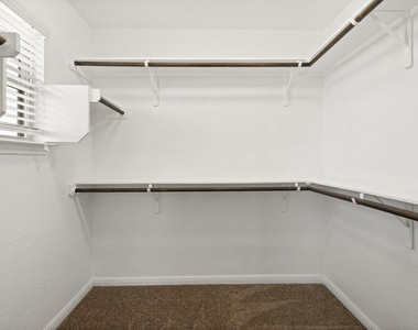 719 Coconut Grove St - Photo Thumbnail 20