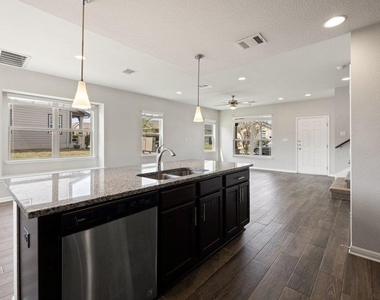 719 Coconut Grove St - Photo Thumbnail 12