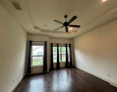 906 Madison Fork Dr - Photo Thumbnail 9