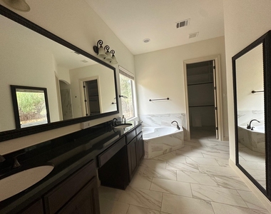 906 Madison Fork Dr - Photo Thumbnail 11