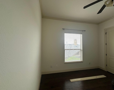 906 Madison Fork Dr - Photo Thumbnail 13
