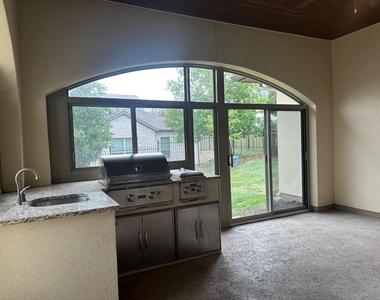 906 Madison Fork Dr - Photo Thumbnail 18