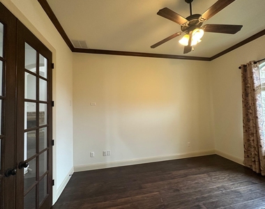 906 Madison Fork Dr - Photo Thumbnail 16