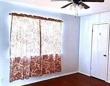9603 Nightjar Dr - Photo Thumbnail 5