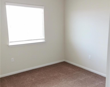 10504 Alemoor Dr - Photo Thumbnail 7