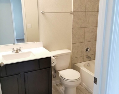 10504 Alemoor Dr - Photo Thumbnail 6