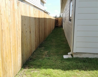 10504 Alemoor Dr - Photo Thumbnail 16
