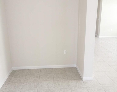 10504 Alemoor Dr - Photo Thumbnail 2