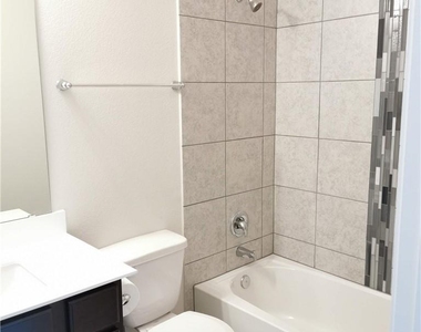 10504 Alemoor Dr - Photo Thumbnail 5