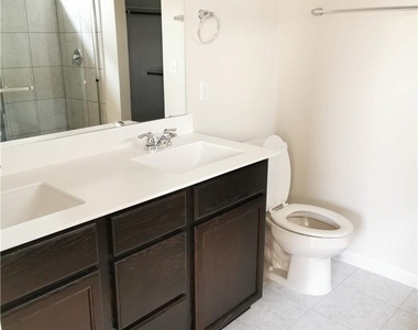 10504 Alemoor Dr - Photo Thumbnail 11