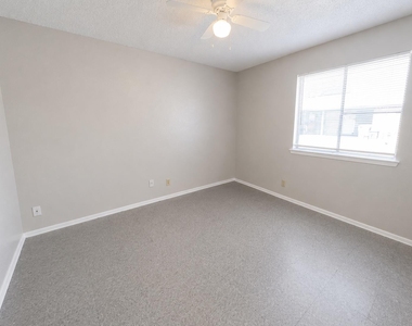 507 Thelma Dr - Photo Thumbnail 7