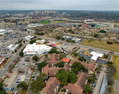 1202 Thorpe Ln - Photo Thumbnail 23