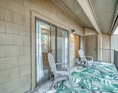 1202 Thorpe Ln - Photo Thumbnail 10