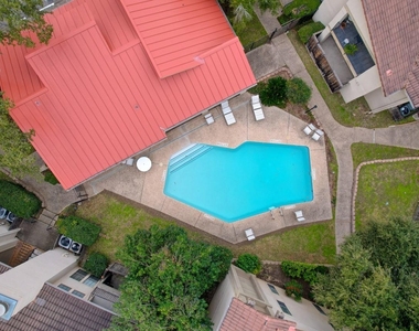 1202 Thorpe Ln - Photo Thumbnail 20