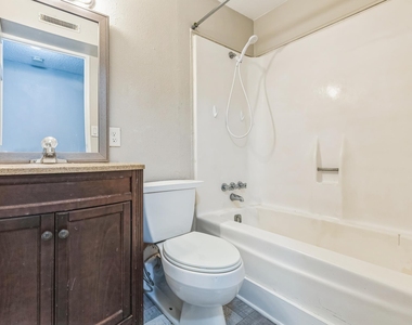 20600 Bonanza St - Photo Thumbnail 10