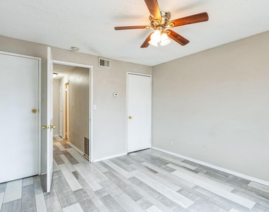 20600 Bonanza St - Photo Thumbnail 6