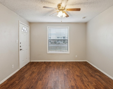 20600 Bonanza St - Photo Thumbnail 5