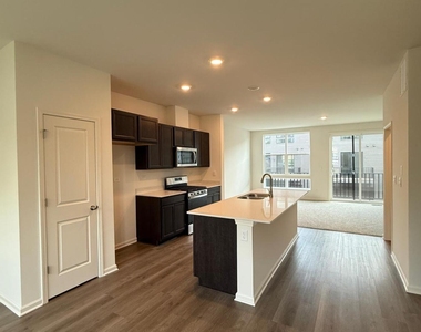 347 Summit Circle - Photo Thumbnail 3
