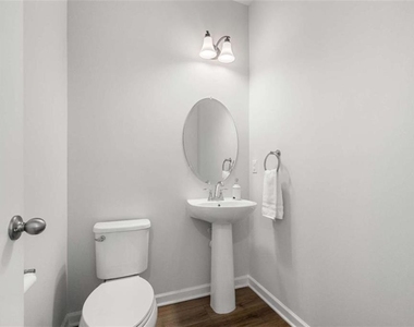 925 Lakehaven Lane - Photo Thumbnail 8