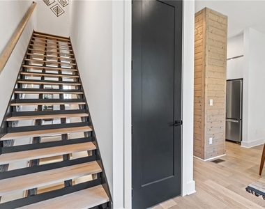 2424 Memorial Drive Se - Photo Thumbnail 10