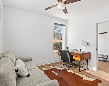 2424 Memorial Drive Se - Photo Thumbnail 22