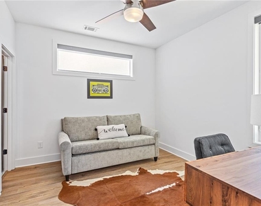 2424 Memorial Drive Se - Photo Thumbnail 21