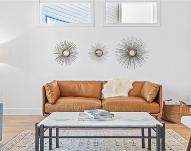 2424 Memorial Drive Se - Photo Thumbnail 20