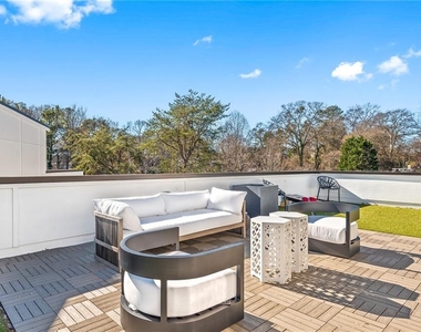 2424 Memorial Drive Se - Photo Thumbnail 2