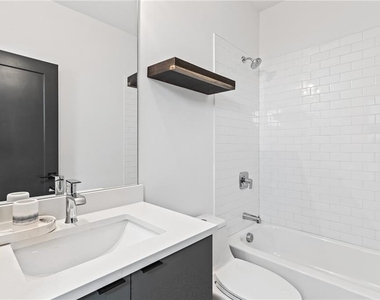 2424 Memorial Drive Se - Photo Thumbnail 19